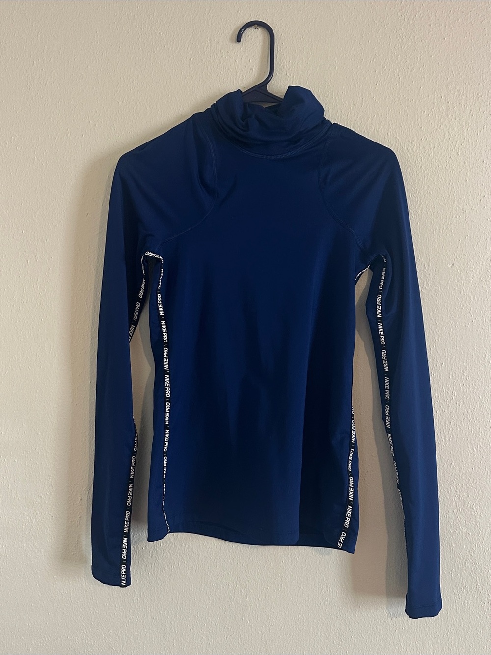 Nike Pro Women's Navy Long-Sleeve Turtleneck Performance Top
